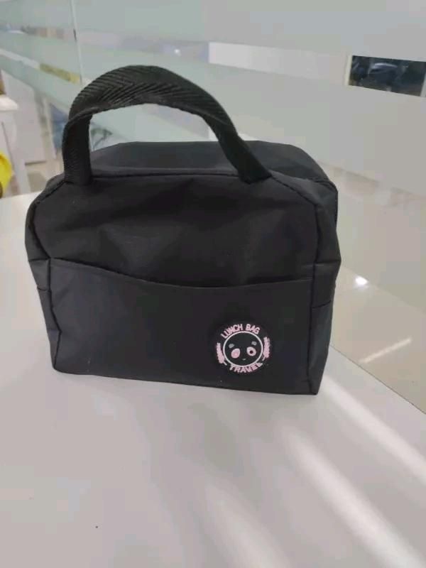 🥪 Insulated Portable & Reusable Lunch Bag – Travel-Friendly & Leak-Proof (Black)
